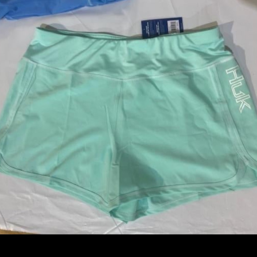 HUK Women's Racer Elastic Waist Quick-Dry Shorts +30 UPF - SIZE XL